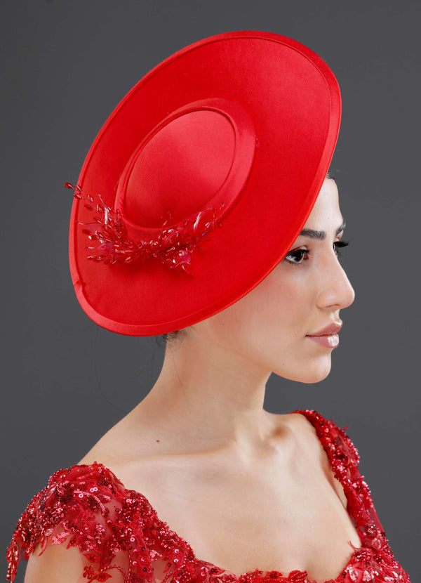 Vintage im französischen Stil breitkrempiger Hut – elegant Blumen und mit Perlendetails Sonderdesign