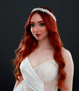 Elegant Perle & mit Kristalldetails Brautkrone – minimalistisch funkelnd Haaraccessoire