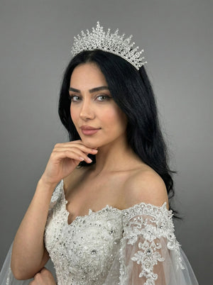 Auffällig mit Steinen Prinzessinnenkrone – Henna- und Verlobungskrone