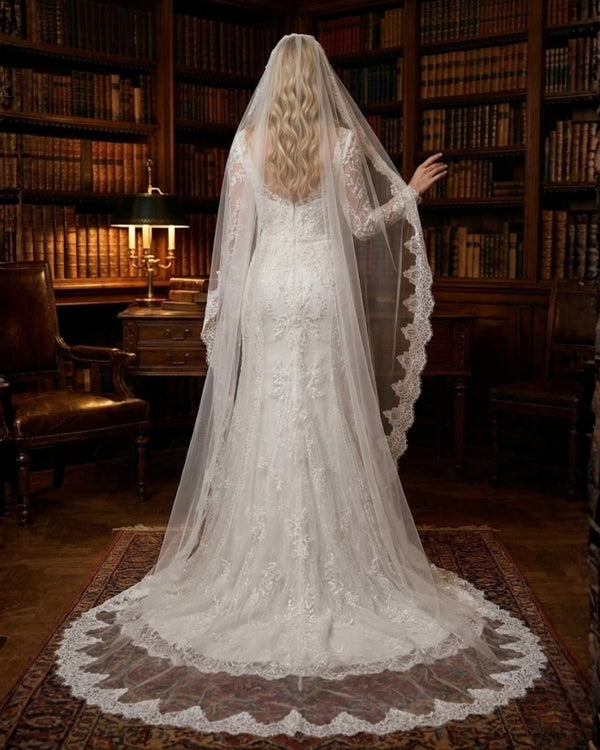 Elegant mit Spitzenkante Brautschleier – elegant und romantisch Akzent