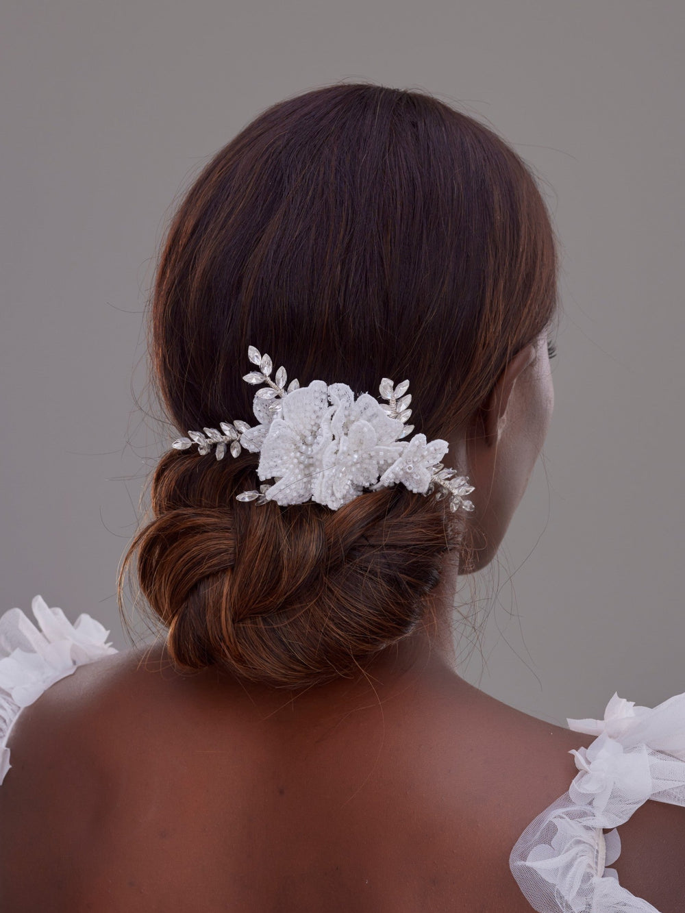 Spitze mit Blumen mit Kristalldetails schlicht schick Haaraccessoire