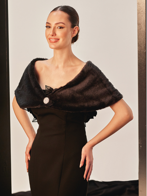 Schulterstola aus Kunstfell – mit Strassknopf elegant Braut & Abendmode Cape