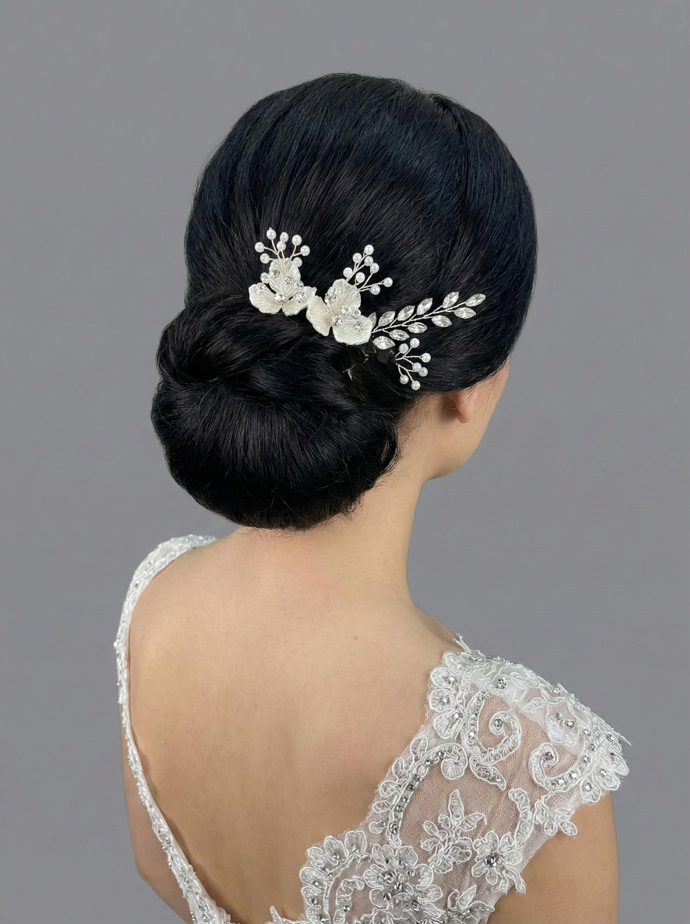 Perle und mit Blumendetails Braut Haarspange – schick Dutt Accessoire
