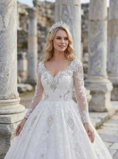 Elegant mit Steinbesatz Brautkrone – klassisch und schick Bräute für
