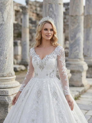 Elegant mit Steinbesatz Brautkrone – klassisch und schick Bräute für