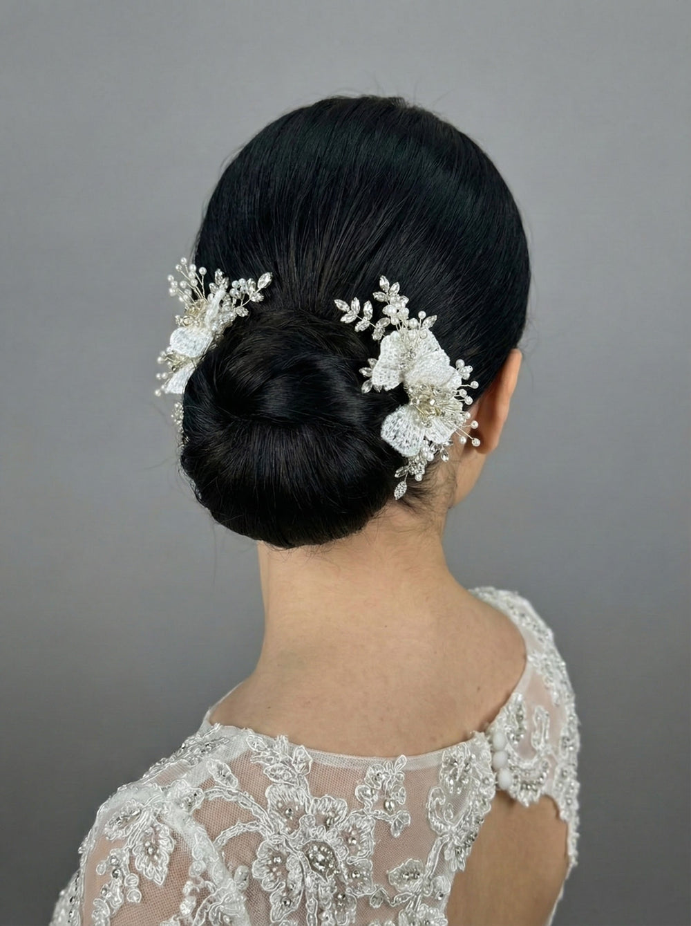 Zweiteilig Perle mit Blumen Braut Haarspange – elegant und funkelnd Dutt Accessoire