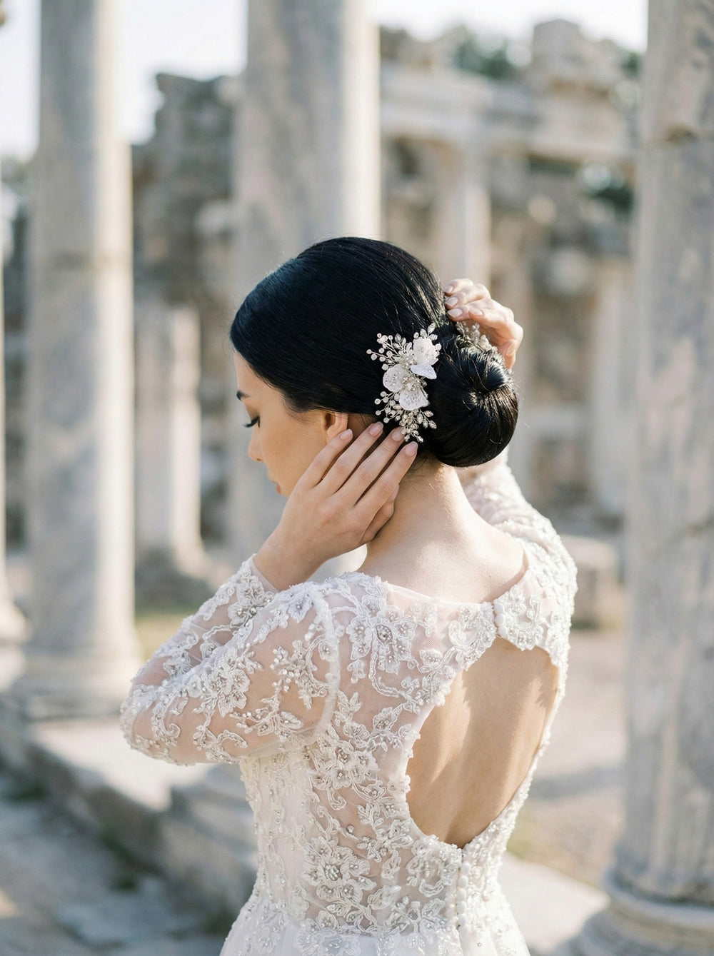 Zweiteilig Perle mit Blumen Braut Haarspange – elegant und funkelnd Dutt Accessoire
