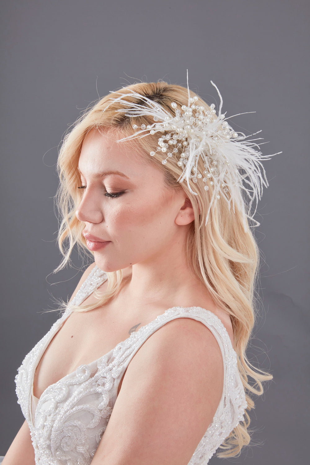 Auffällig mit Federn und Kristall Braut-Haaraccessoire – Dutt für funkelnd Design