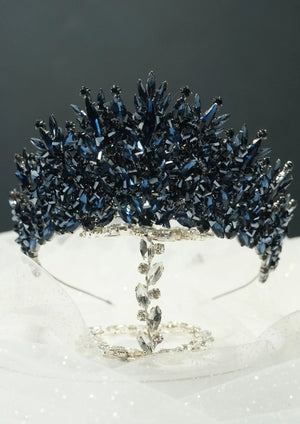 Farbige Kristall-Brautkrone – Smaragdgrün, Bordeaux und Marineblau – auffällige Krone mit Steinen
