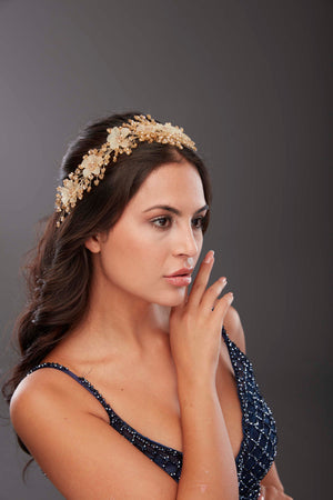 Üppig Blumen und Kristall-Brautkrone – auffällig und elegant Haaraccessoire