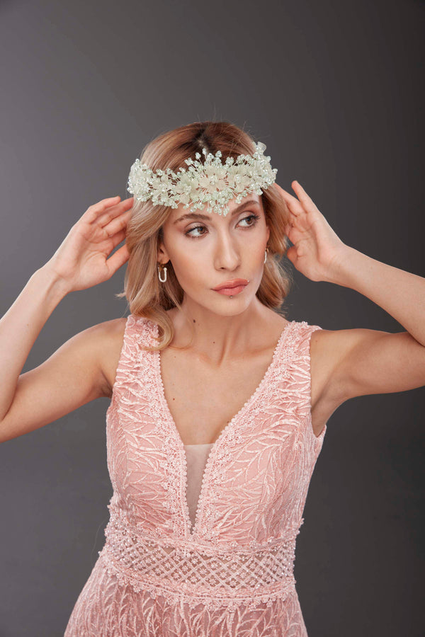 Üppig Blumen und Kristall-Brautkrone – auffällig und elegant Haaraccessoire