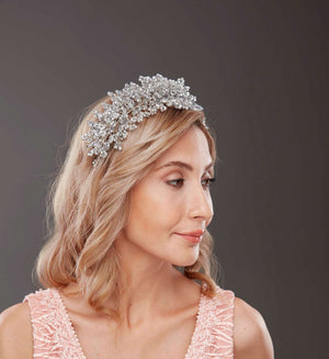Üppig mit Kristallsteinen Brautkrone – auffällig und funkelnd Design