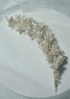 Elegant mit Perlendetails Braut Haarreif – handgefertigt mit Perlen Braut Haar Schmuck