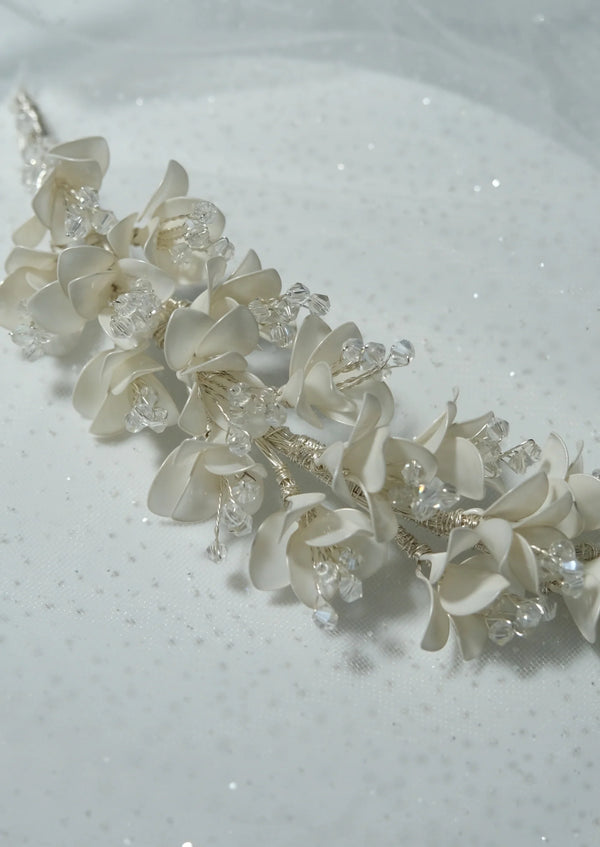 Elegant mit Perlendetails Braut Haarreif – handgefertigt mit Perlen Braut Haar Schmuck
