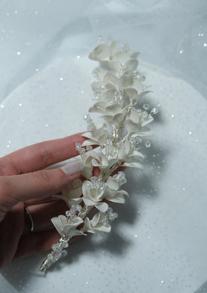 Elegant mit Perlendetails Braut Haarreif – handgefertigt mit Perlen Braut Haar Schmuck