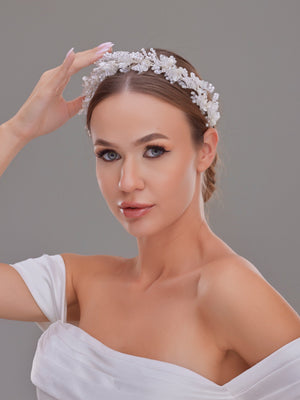 Elegant mit Perlendetails Braut Haarreif – handgefertigt mit Perlen Braut Haar Schmuck