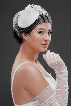 Vintage im französischen Stil Brauthut – mit Netzschleier und mit Blumendetails Standesamt Accessoire