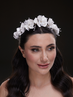 Weiß mit Blumen Kristall-Brautkrone – elegant und natürlich Görünüm