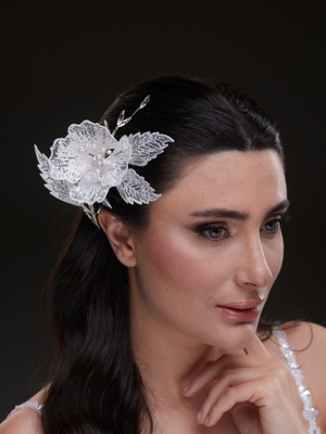 Spitze Blatt und mit Perlendetails Braut Haarspange