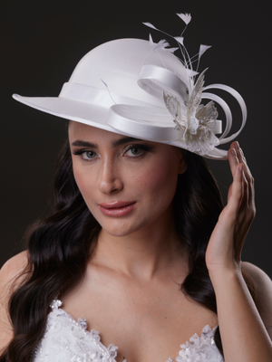 Weißer Blumen und Tüll mit Details Brauthut – Standesamt, Hochzeit und Accessoire für besondere Anlässe