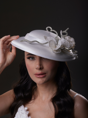 Mit Steinbesatz mit Blumendetails Weiß Brauthut – besonders Günler und Standesamt für handgefertigt Accessoire