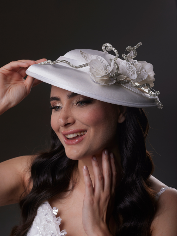 Mit Steinbesatz mit Blumendetails Weiß Brauthut – besonders Günler und Standesamt für handgefertigt Accessoire